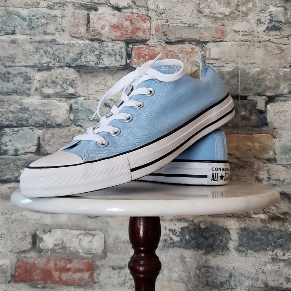 Converse Women's Light Blue Canvas Sneakers